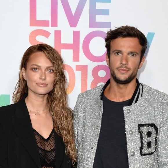 Caroline Receveur et son compagnon Hugo Philip - Photocall du "Etam Live Show 2018" aux Beaux-Arts à Paris, le 25 septembre 2018. © Rachid Bellak/Bestimage