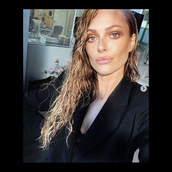 Caroline Receveur lors de la Fashion Week à Paris - Instagram, 2018