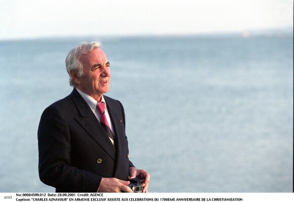 Charles Aznavour en Arménie en 2001.
