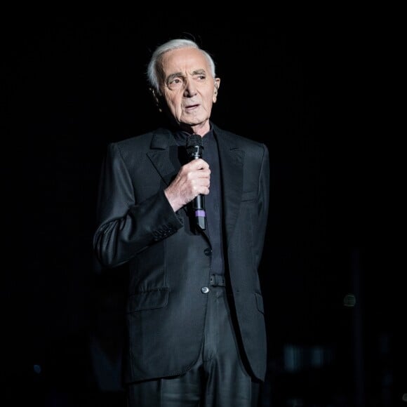 Exclusif - Charles Aznavour en concert à l'Accorhotels Arena (POPB Bercy) à Paris. Le 13 décembre 2017 © Cyril Moreau / Bestimage