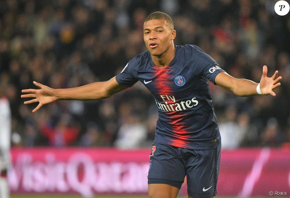 Kylian Mbappé lors du match PSG-OL au Parc des princes le ...