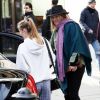 Exclusif - Kate Moss accompagne sa fille Lila Grace à la boutique Fiorucci Clothing à Londres le 16 février 2018.