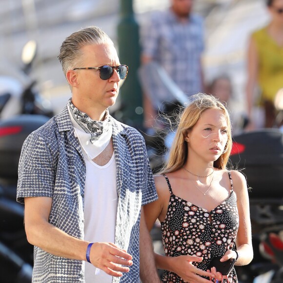 Exclusif - Jefferson Hack et sa fille Lila Grace (fille de Kate Moss) se promènent dans les rues de Saint-Tropez le 25 juillet 2017.