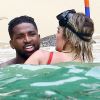 Exclusif - Khloé Kardashian et son compagnon Tristan Thompson font du snorkeling en amoureux lors de la visite d'une île abandonnée au large de Puerto Vallarta au Mexique, le 15 août 2018.