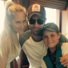 Anna Kournikova a publié une photo de couple avec Enrique Iglesias, et son petit frère Allan sur sa page Instagram, le 9 juin 2016