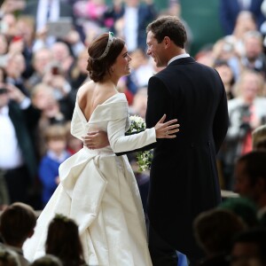 La princesse Eugenie d'York et son mari Jack Brooksbank - Sorties après la cérémonie de mariage de la princesse Eugenie d'York et Jack Brooksbank en la chapelle Saint-George au château de Windsor, Royaume Uni, le 12 octobre 2018.