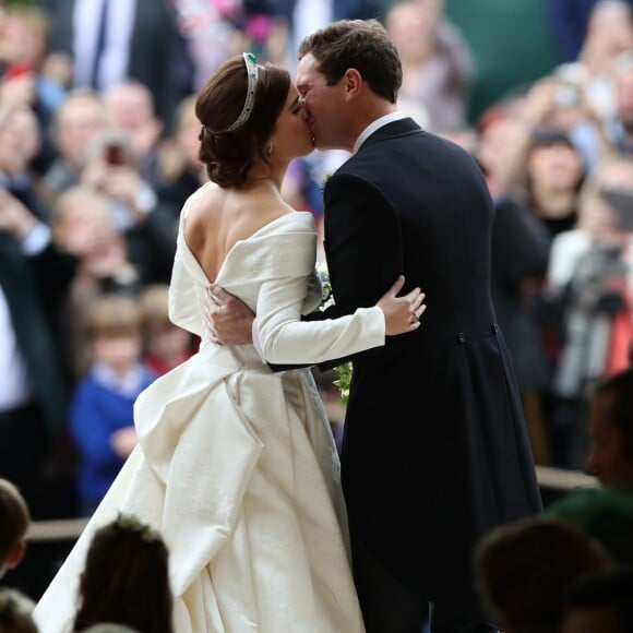 La princesse Eugenie d'York et son mari Jack Brooksbank - Sorties après la cérémonie de mariage de la princesse Eugenie d'York et Jack Brooksbank en la chapelle Saint-George au château de Windsor, Royaume Uni, le 12 octobre 2018.