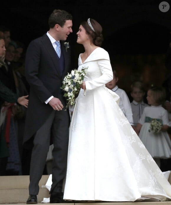 La princesse Eugenie d'York et son mari Jack Brooksbank - Sorties après la cérémonie de mariage de la princesse Eugenie d'York et Jack Brooksbank en la chapelle Saint-George au château de Windsor, Royaume Uni, le 12 octobre 2018.