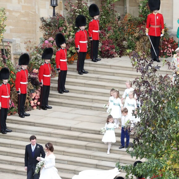 La princesse Eugenie d'York et son mari Jack Brooksbank - Sorties après la cérémonie de mariage de la princesse Eugenie d'York et Jack Brooksbank en la chapelle Saint-George au château de Windsor, Royaume Uni, le 12 octobre 2018.