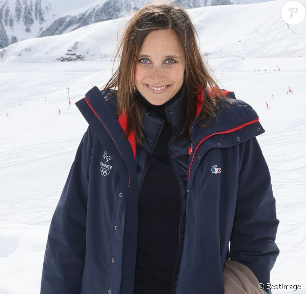 Julie De Bona Angoissee De Perdre Son Enfant Ses Exigences Pour L Accouchement Purepeople