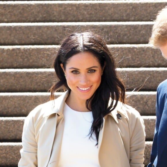 Le prince Harry, duc de Sussex et sa femme Meghan Markle, duchesse de Sussex (enceinte) arrivent à l'opéra de Sydney le premier jour de leur première tournée officielle en Australie, le 16 octobre 2018.