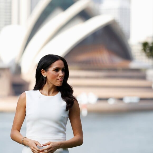 Le prince Harry, duc de Sussex et sa femme Meghan Markle, duchesse de Sussex (enceinte) rencontrent Peter Cosgrove (le Gouverneur général d'Australie) et sa femme Lynne Cosgrove à la "Admiralty House" lors de leur premier voyage officiel, le 16 octobre 2018.