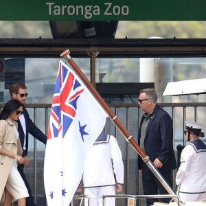 Le prince Harry et Meghan Markle arrivent sur le quai d'embarquement Man O'War Steps à Sydney, Australie, le 16 octobre 2018