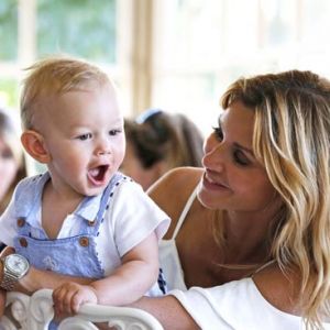 Ingrid Chauvin et son mari Thierry Peythieu fêtent l'anniversaire de leur fils Tom (1 an) à Disneyland Paris