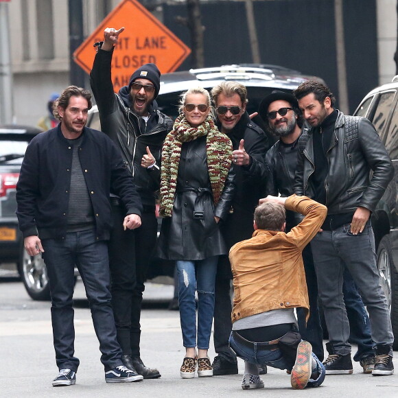 Exclusif - Sébastien Farran, Maxim Nucci (Yodelice), Laeticia Hallyday, Johnny Hallyday, Mr. Brainwash (MBW) de son vrai nom Thierry Guetta, Jean Claude Sindres - Laeticia Hallyday, son mari Johnny Hallyday, et leurs amis réunis à New York le 21 mars 2015, lors du dernier jour des festivités à l'occasion de l'anniversaire de Laeticia qui fête ses 40 ans. Après avoir déjeuné au restaurant "TAO", ils ont pris un bateau pour descendre l'Hudson de 18h à 20h30 avec une fanfare. Ils ont ensuite été dîner au restaurant "Happy Ending" vers 21h30.