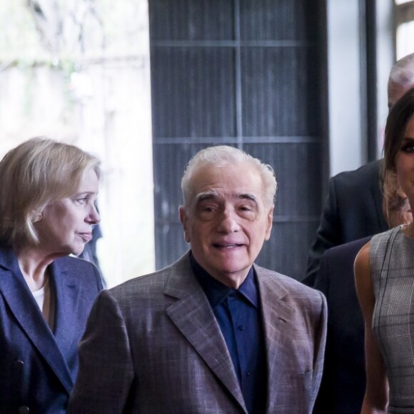 La reine Letizia d'Espagne et Martin Scorsese participent à une réunion avec des jeunes réalisateurs, dans le cadre du programme "Fabrica Scorsese", développé dans l'ancienne usine d'armes de La Vega lors du "Princess of Asturias Awards 2018" à Oviedo, le 18 octobre 2018.