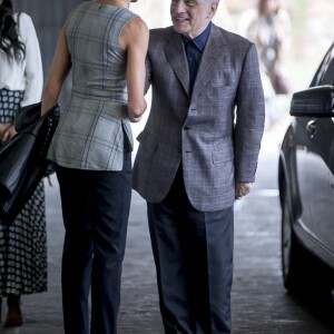 La reine Letizia d'Espagne et Martin Scorsese participent à une réunion avec des jeunes réalisateurs, dans le cadre du programme "Fabrica Scorsese", développé dans l'ancienne usine d'armes de La Vega lors du "Princess of Asturias Awards 2018" à Oviedo, le 18 octobre 2018.