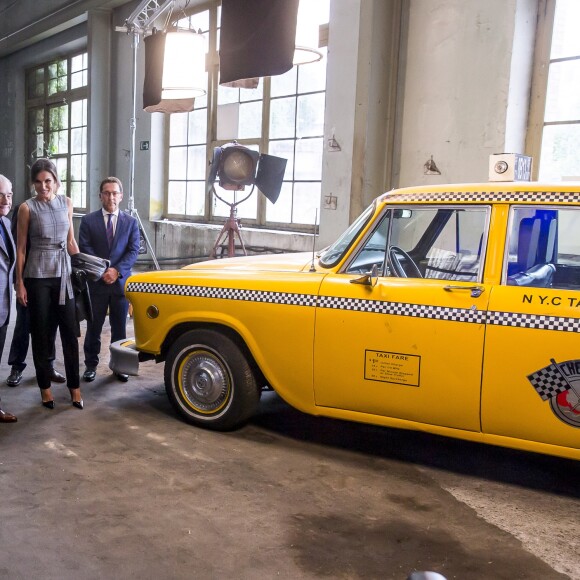 La reine Letizia d'Espagne et Martin Scorsese participent à une réunion avec des jeunes réalisateurs, dans le cadre du programme "Fabrica Scorsese", développé dans l'ancienne usine d'armes de La Vega lors du "Princess of Asturias Awards 2018" à Oviedo, le 18 octobre 2018.