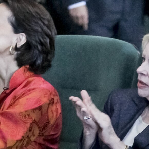 La reine Letizia d'Espagne et Martin Scorsese participent à une réunion avec des jeunes réalisateurs, dans le cadre du programme "Fabrica Scorsese", développé dans l'ancienne usine d'armes de La Vega lors du "Princess of Asturias Awards 2018" à Oviedo, le 18 octobre 2018.