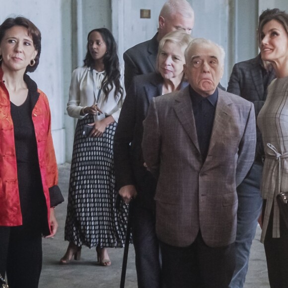 La reine Letizia d'Espagne et Martin Scorsese participent à une réunion avec des jeunes réalisateurs, dans le cadre du programme "Fabrica Scorsese", développé dans l'ancienne usine d'armes de La Vega lors du "Princess of Asturias Awards 2018" à Oviedo, le 18 octobre 2018.