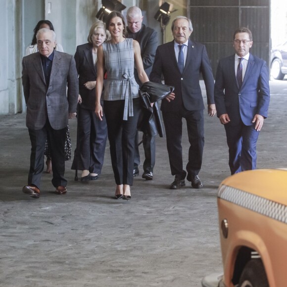 La reine Letizia d'Espagne et Martin Scorsese participent à une réunion avec des jeunes réalisateurs, dans le cadre du programme "Fabrica Scorsese", développé dans l'ancienne usine d'armes de La Vega lors du "Princess of Asturias Awards 2018" à Oviedo, le 18 octobre 2018.