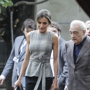 La reine Letizia d'Espagne et Martin Scorsese participent à une réunion avec des jeunes réalisateurs, dans le cadre du programme "Fabrica Scorsese", développé dans l'ancienne usine d'armes de La Vega lors du "Princess of Asturias Awards 2018" à Oviedo, le 18 octobre 2018.