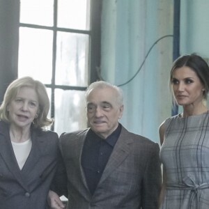 La reine Letizia d'Espagne et Martin Scorsese participent à une réunion avec des jeunes réalisateurs, dans le cadre du programme "Fabrica Scorsese", développé dans l'ancienne usine d'armes de La Vega lors du "Princess of Asturias Awards 2018" à Oviedo, le 18 octobre 2018.