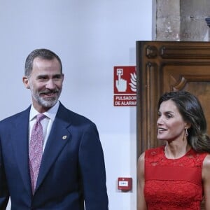 Le roi Felipe VI et la reine Letizia d'Espagne lors de la cérémonie de remise des prix Princesse des Asturies à Oviedo le 19 octobre 2018.