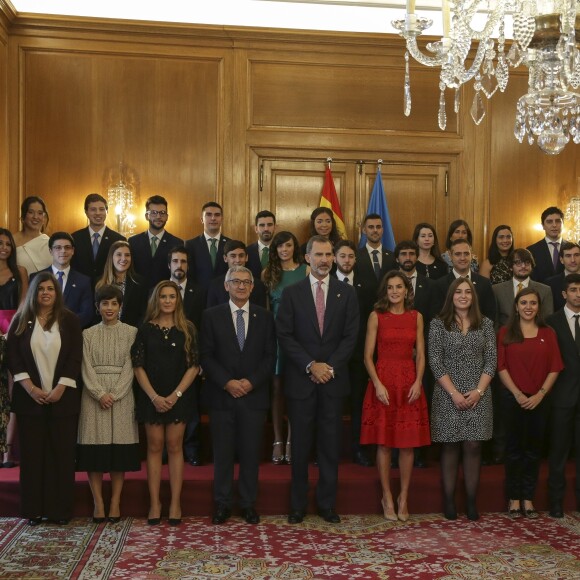 Le roi Felipe VI et la reine Letizia d'Espagne lors de la cérémonie de remise des prix Princesse des Asturies à Oviedo le 19 octobre 2018.