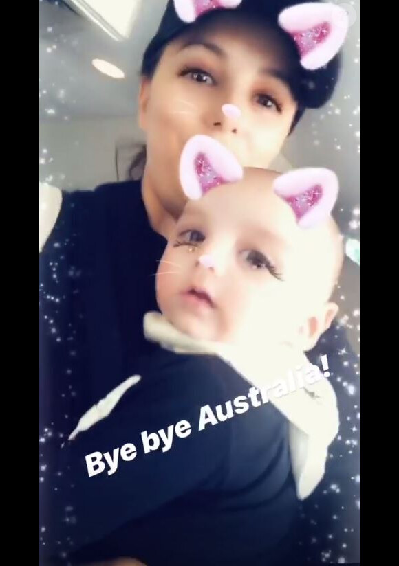 Eva Longoria et son fils Santiago quittent l'Australie. Instagram, le 23 octobre 2018