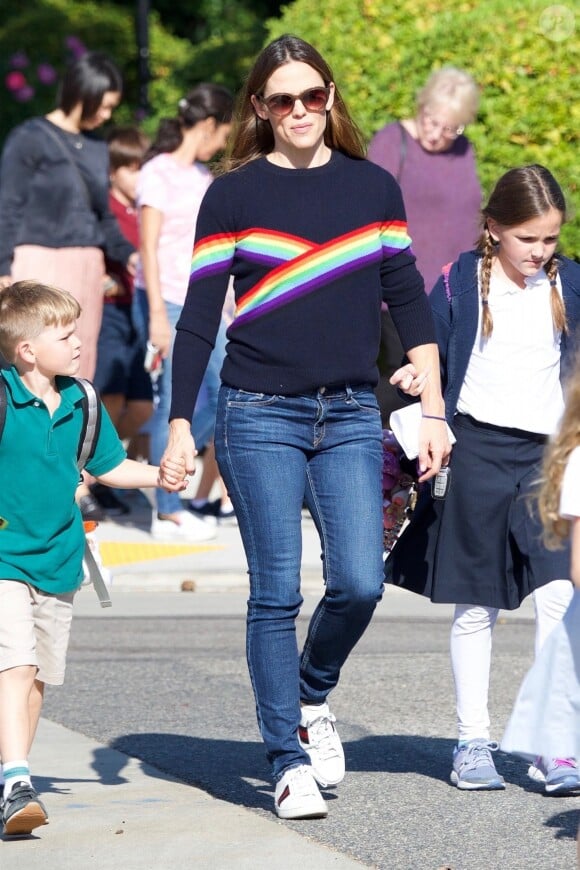 Jennifer Garner est allée chercher ses enfants Seraphina et Samuel à l'école à Santa Monica, le 23 octobre 2018