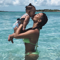 Kim Kardashian : Maman sexy avec Chicago, son "bébé divin"