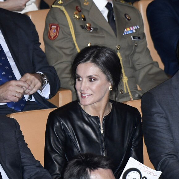 La reine Letizia d'Espagne assiste à la première du film "El Hombre Mosca" à la 63ème édition du festival du film de Valladolid le 26 octobre 2018.