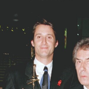 Antoine De Caunes et Philippe Gildas à la cérémonie des 7 d'or en 1995 à Paris.