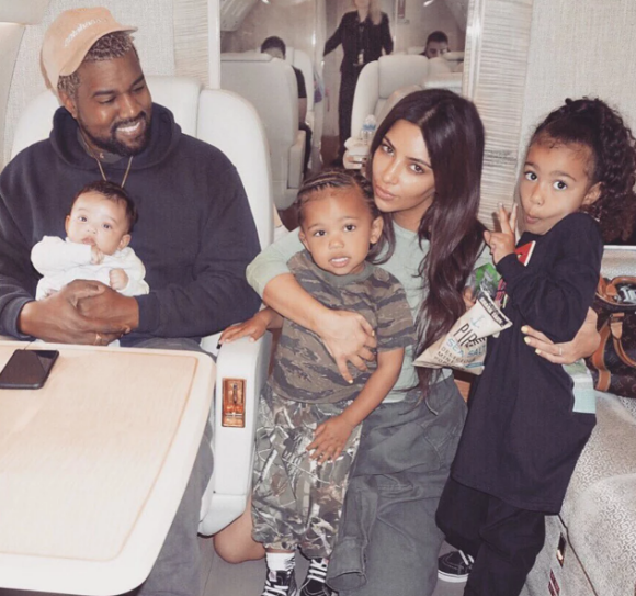 Kanye West, Kim Kardashian et leurs trois enfants Chicago, Saint et North (avril 2018).