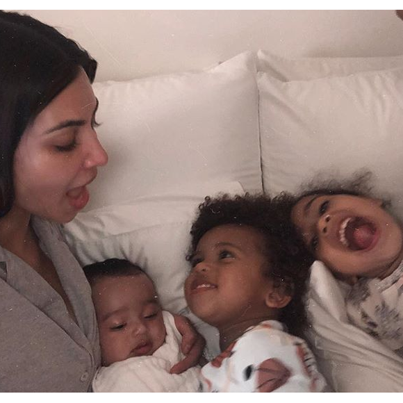 Kim Kardashian et ses trois enfants Chicago, Saint et North (juin 2018).