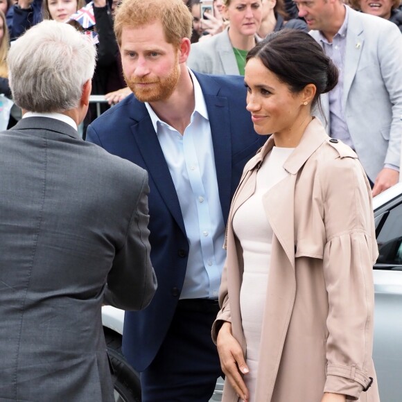 Le prince Harry, duc de Sussex, et Meghan Markle, duchesse de Sussex, ont été accueillis par une foule de supporters au Viaduct Harbour à Auckland, Nouvelle-Zélande, le 30 octobre 2018.