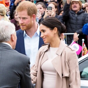 Le prince Harry, duc de Sussex, et Meghan Markle, duchesse de Sussex, ont été accueillis par une foule de supporters au Viaduct Harbour à Auckland, Nouvelle-Zélande, le 30 octobre 2018.