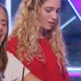 Mathilde, Lili et Tristan dans The Voice Kids 5, le 9 novembre 2018. Ici Lili, au milieu.