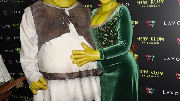 Heidi Klum : Princesse Fiona amoureuse avec Tom pour Halloween