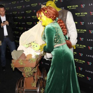 Heidi Klum et son compagnon Tom Kaulitz déguisés en Fiona et Shrek - 19ème soirée d'Halloween de Heidi Klum à New York, le 31 octobre 2018.