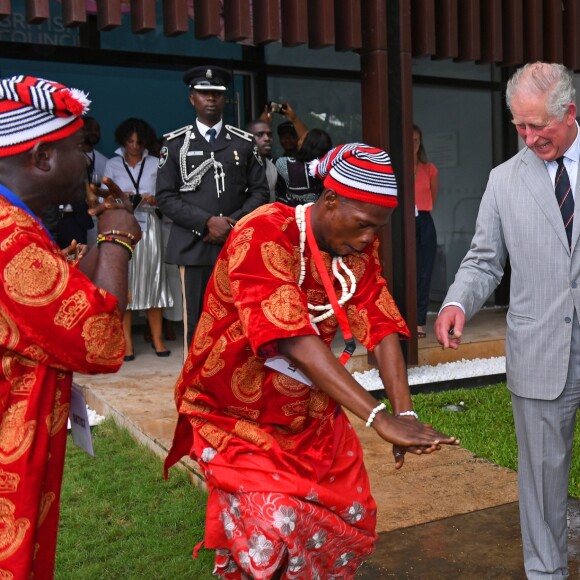 Le prince Charles en visite au British Council Arts Festival à Lagos au Nigeria le 7 novembre 2018