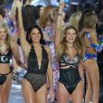 Taylor Hill, Jasmine Tookes, Elsa Hosk, Adriana Lima, Behati Prinsloo et Candice Swanepoel - Défilé Victoria's Secret à New York, le 8 novembre 2018.