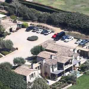 Exclusif - Vues aériennes de la maison de Lady Gaga à Malibu actuellement menacée par l'immense feu de forêt de Woolsey à Malibu le 9 novembre 2018.