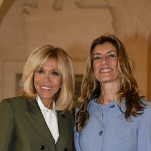 Brigitte Macron et Maria Begona Gomez Fernandez (Femme du premier ministre d'Espagne) lors du déjeuner des conjoints de chefs d'Etat et de gouvernement présents à la cérémonie internationale du centenaire de l'armistice de 1918 au château de Versailles le 11 novembre 2018. © Pierre Perusseau / Bestimage