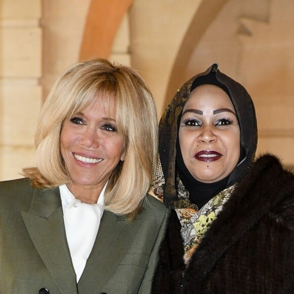 Brigitte Macron et Hinda Deby Itno (Femme du président tchadien) lors du déjeuner des conjoints de chefs d'Etat et de gouvernement présents à la cérémonie internationale du centenaire de l'armistice de 1918 au château de Versailles le 11 novembre 2018. © Pierre Perusseau / Bestimage