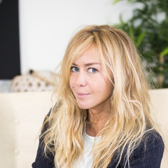 Exclusif - Enora Malagré dans les locaux de Webedia pour une Interview avec Purepeople.com à Levallois-Perret le 25 octobre 2018. © Tiziano Da Silva / Bestimage