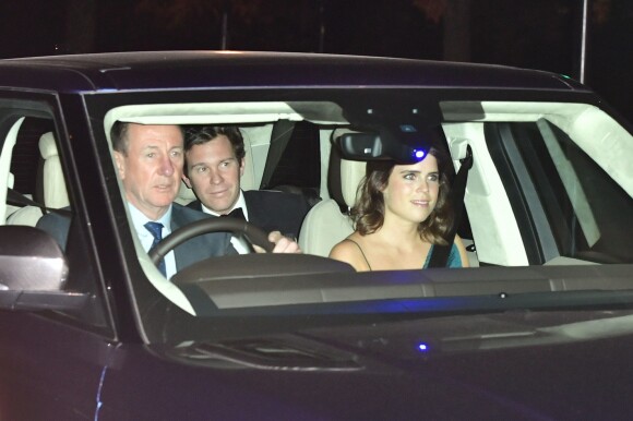 La princesse Eugenie d'York et son mari Jack Brooksbank arrivant à Buckingham Palace pour le dîner du 70e anniversaire du prince Charles, le 14 novembre 2018.