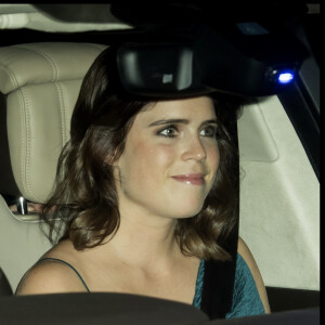 La princesse Eugenie d'York arrivant à Buckingham Palace pour le dîner du 70e anniversaire du prince Charles, le 14 novembre 2018.