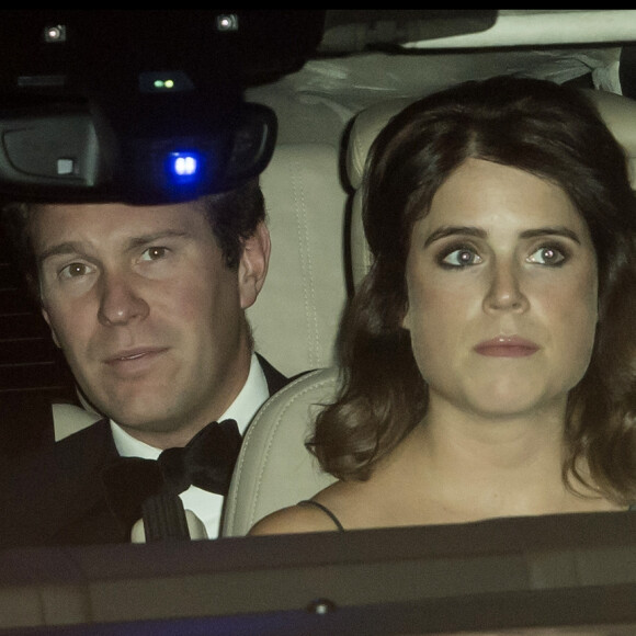 La princesse Eugenie d'York et son mari Jack Brooksbank arrivant à Buckingham Palace pour le dîner du 70e anniversaire du prince Charles, le 14 novembre 2018.